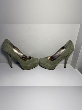 Zigi Soho Olive Suede Platform Pumps - Women's Heels